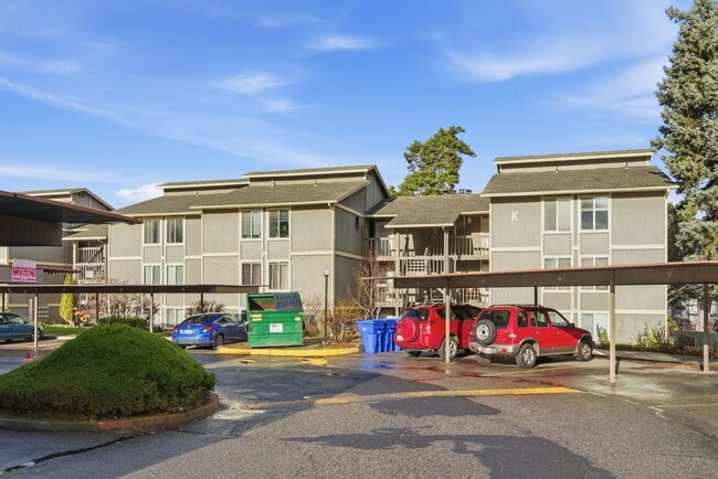 Building Photo - 6121 E 6th Ave