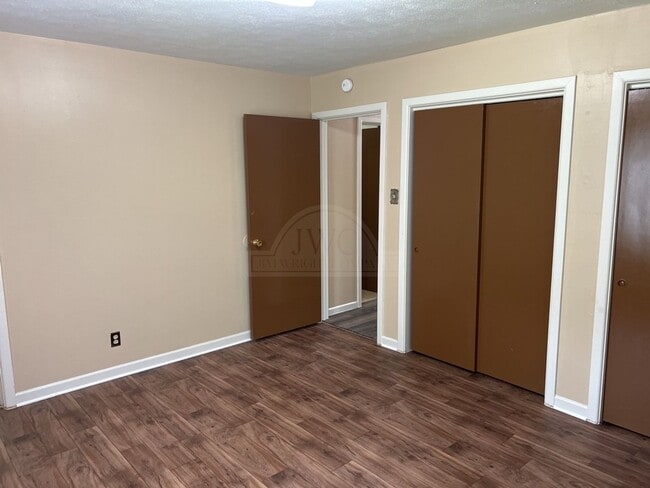 Building Photo - 505 Cardinal Ave