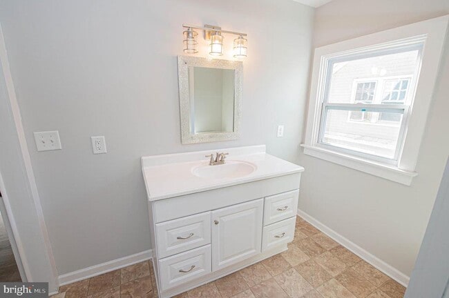 Building Photo - 417 Winder St