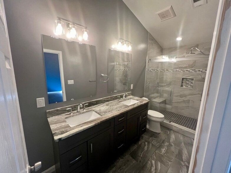 Building Photo - 11570 Hill Meade Ln