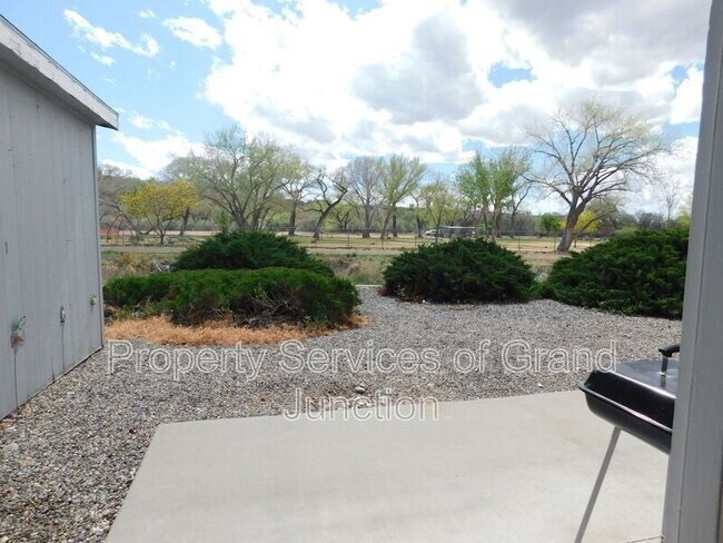 Building Photo - 433 Pendleton St