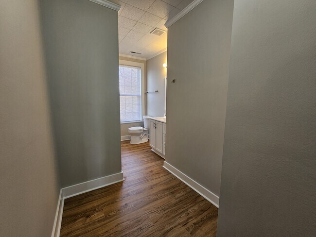 Building Photo - 359 Flat Rock Rd