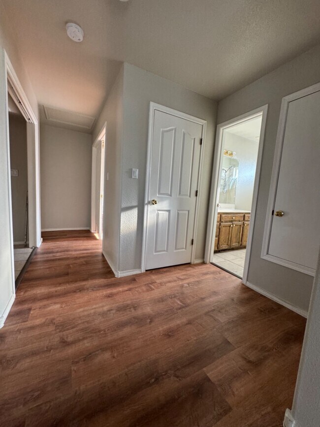 Building Photo - 10459 Chandler Dr NW