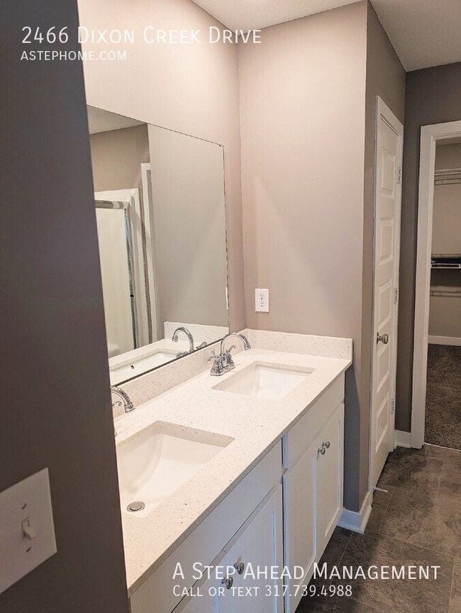 Building Photo - 2466 Dixon Crk Dr