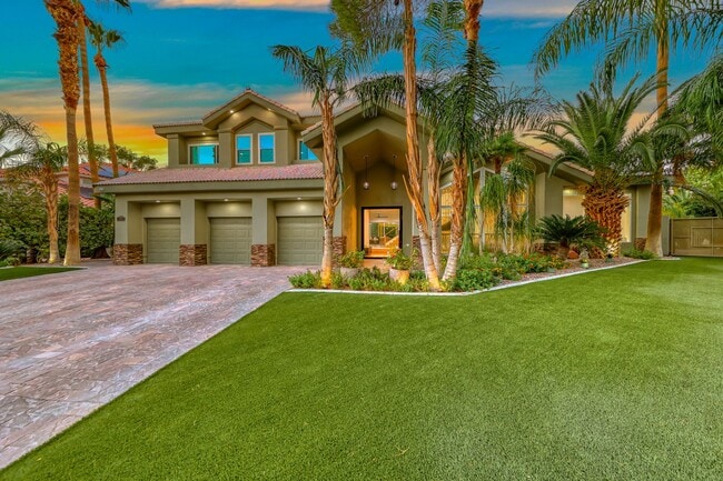 Building Photo - Stunning Green Valley, Guard Gated Communi...