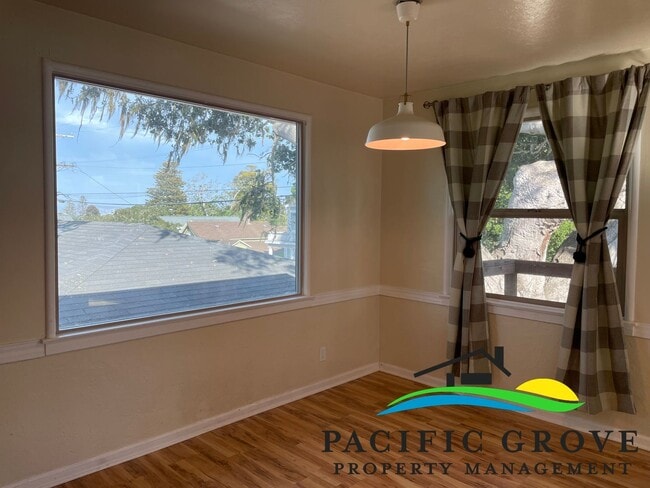 Building Photo - Available Soon! Two Bedroom with Bonus Room in Pacific Grove!