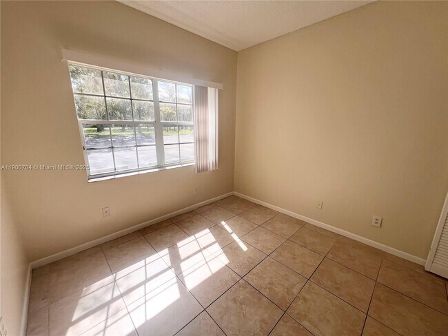 Building Photo - 731 Cypress Ln