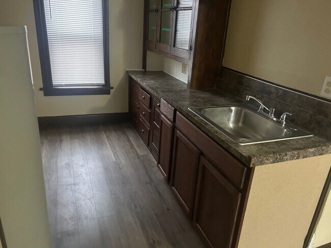 Building Photo - 946 Butler St