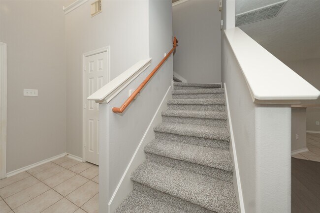 Building Photo - 14310 Mirkwood Ln