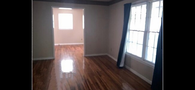 Building Photo - 616 Indianola Dr