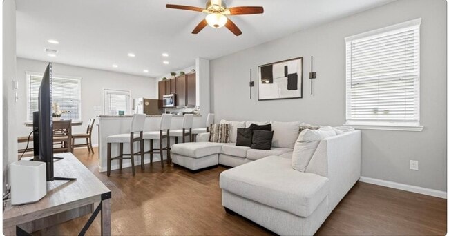 Building Photo - 17543 Desmond St