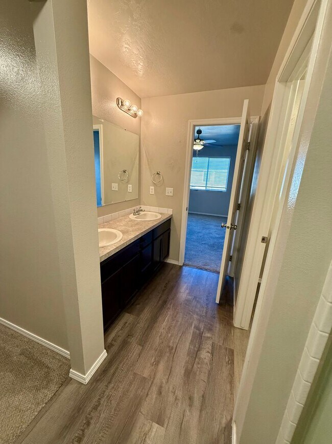 Building Photo - Great location, 3 bedroom two bath home for rent.