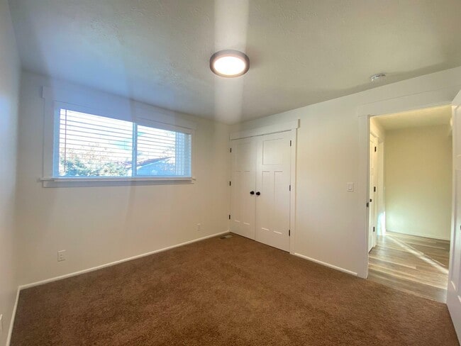 Building Photo - 331 N 100 W