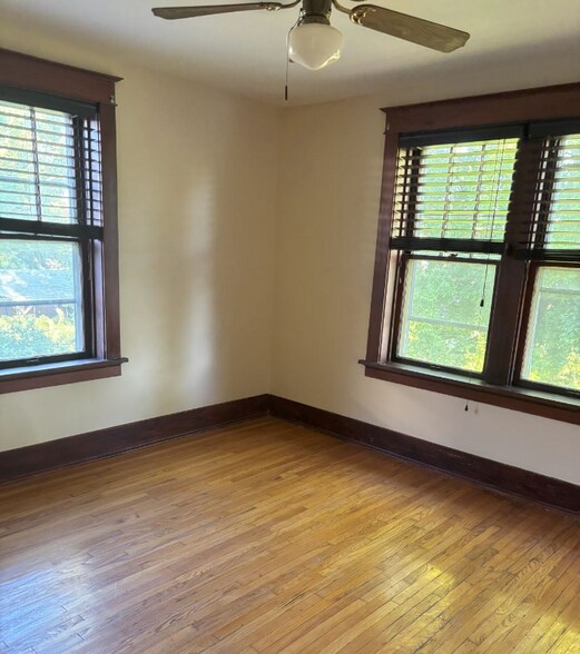 Building Photo - 6015 Magnolia Ave