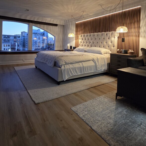 Building Photo - 1515 N Van Buren St