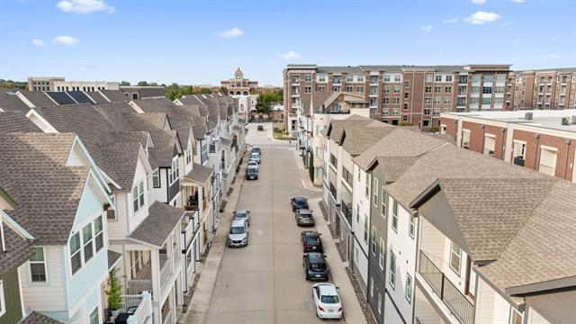 Building Photo - 203 S Village Way