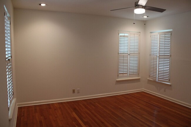 Building Photo - 140 Arvin Dr