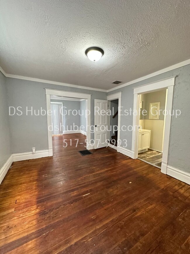 Building Photo - 1207 N Chestnut St