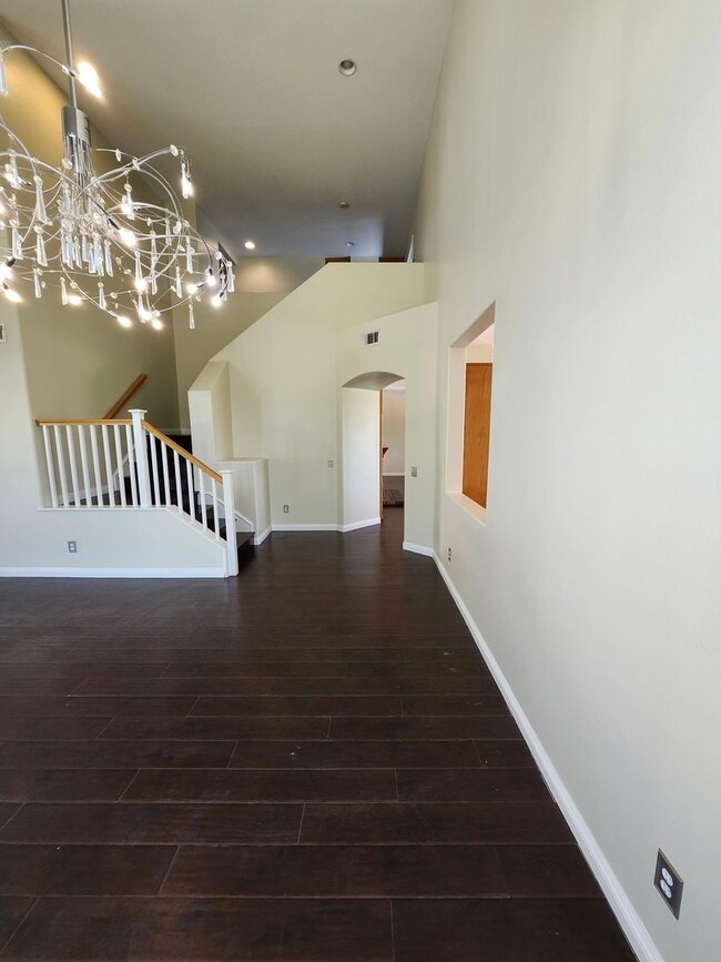 Building Photo - Beautiful two-story home located in the he...