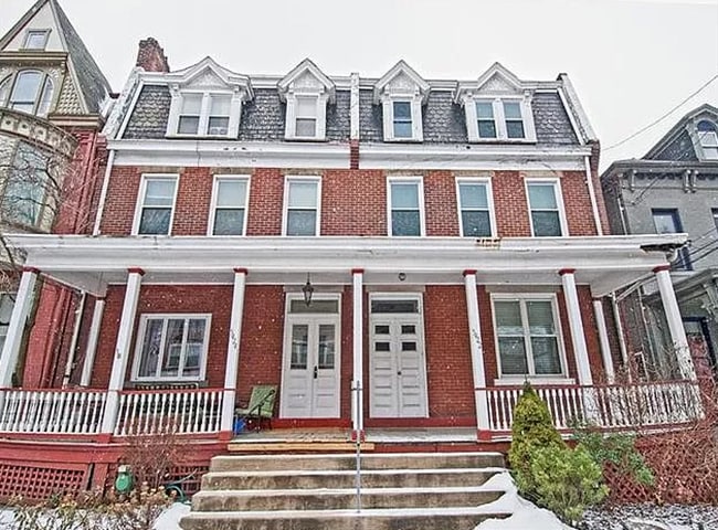 Building Photo - 5422 Howe St