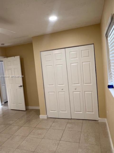 Building Photo - 2820 SW 65th Ave