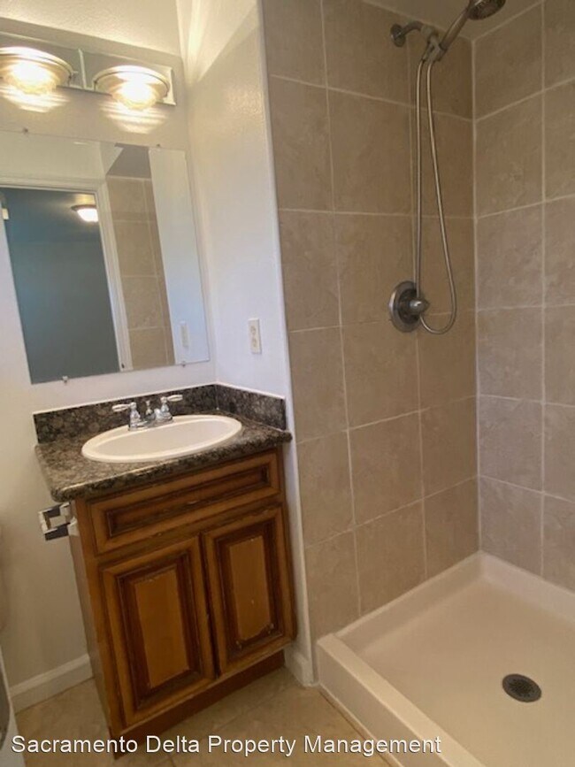 Building Photo - 4 br, 2 bath House - 4009 Bruce Way