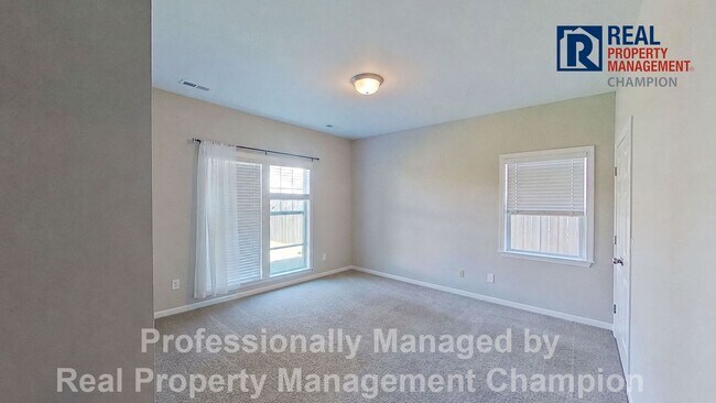 Building Photo - 4 BD/3.5 BA plus Bonus Room with Open Floorplan and Fenced Back Yard