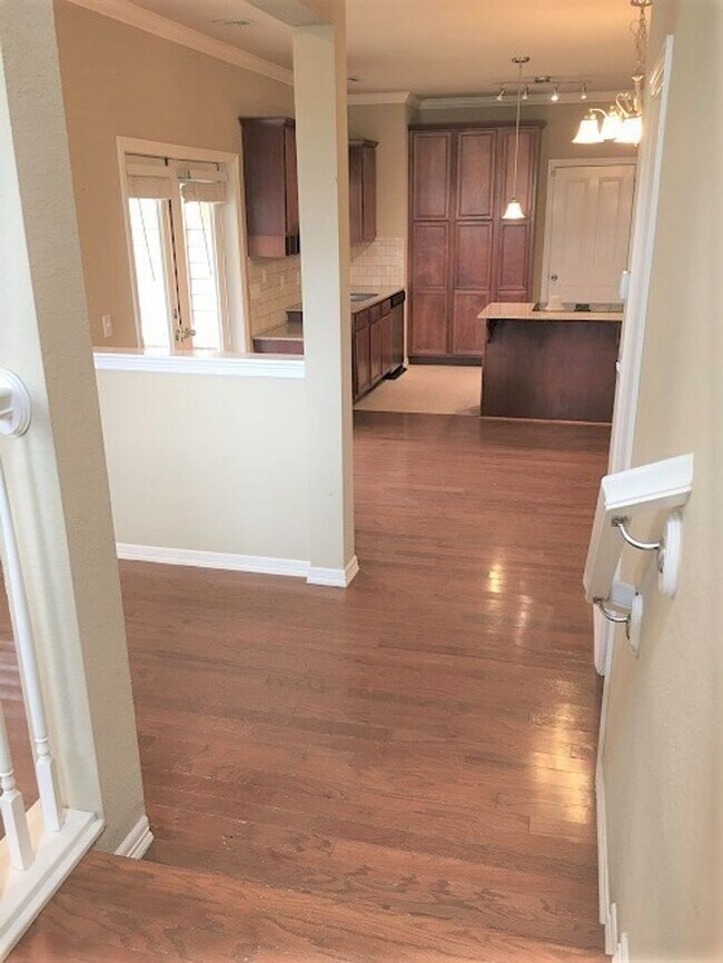 Building Photo - BEAUTIFUL HOME IN GREAT LOCATION!