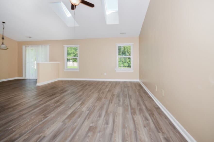 Building Photo - 9012 Lighthorse Dr