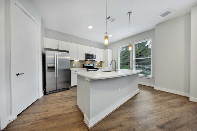 Primary Photo - Exceptional Residences for Exceptional Lives!