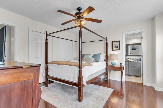 Building Photo - Beautiful 3-Bedroom Home in the Heart of Charleston!