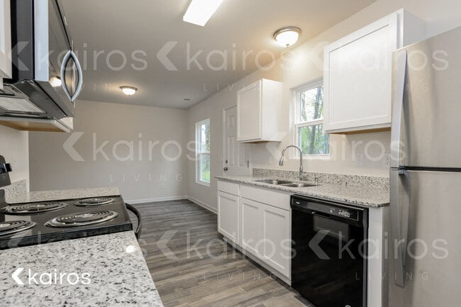 Building Photo - 945 Clayton Ct