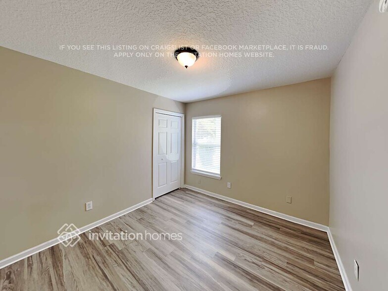 Building Photo - 3741 Timberline Dr