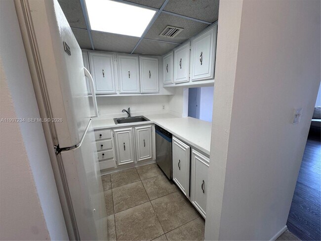 Building Photo - 4848 NW 24th Ct