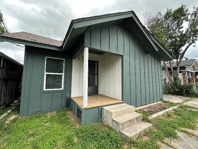 Primary Photo - 203 Sonora St