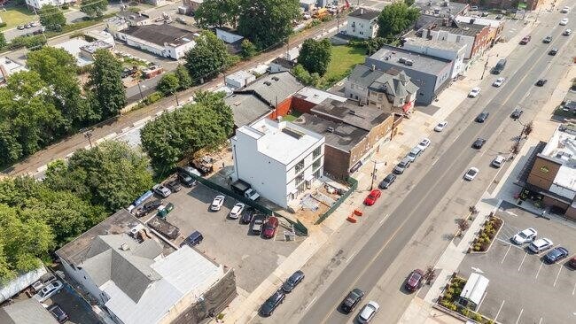 Building Photo - 330 Washington Ave