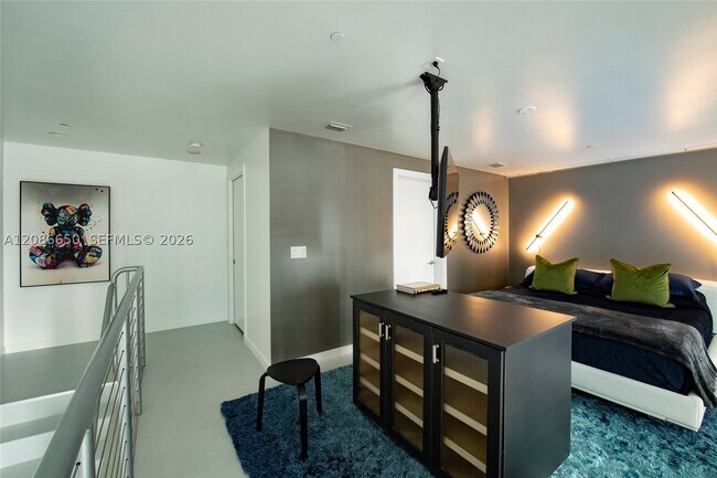 Building Photo - 1060 Brickell Ave