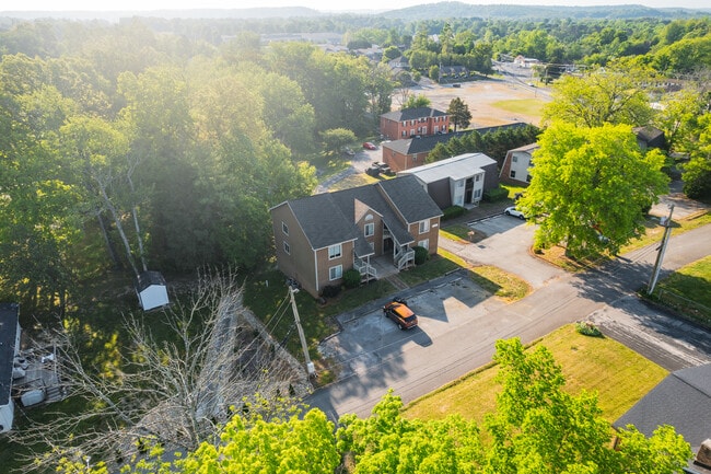 Building Photo - 65 Denton Ave