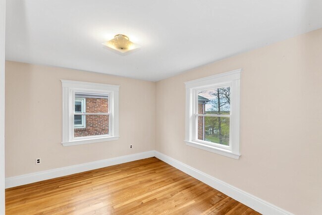 Building Photo - 55 Arborough Rd