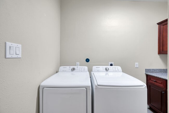 Building Photo - 3429 Nottingham Ln