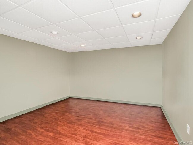 Building Photo - 8 Davids Ln