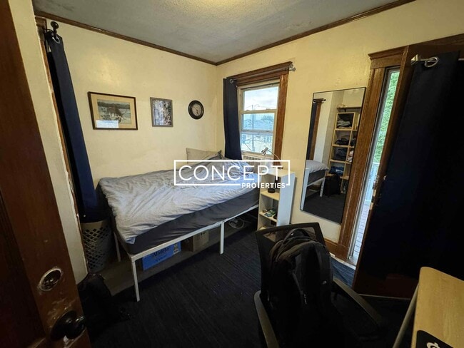 Building Photo - 32 Chetwynd Rd