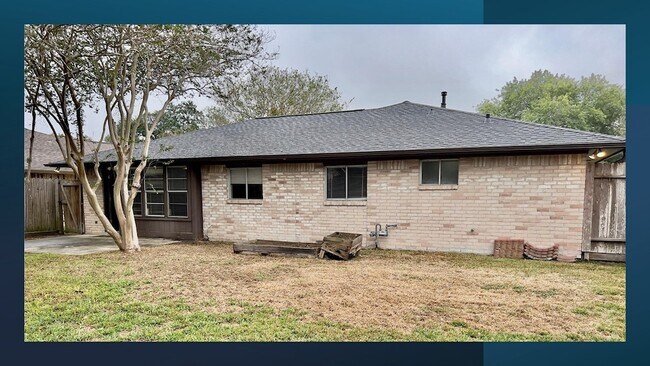 Building Photo - 439 Woodrail Dr