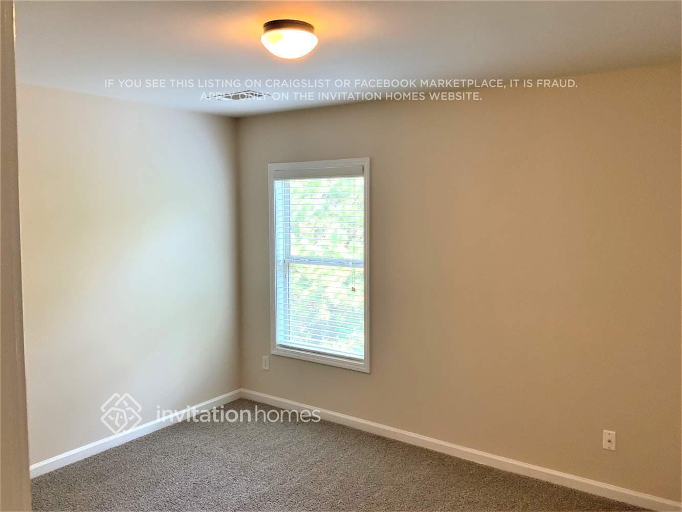 Building Photo - 7330 Gossamer St