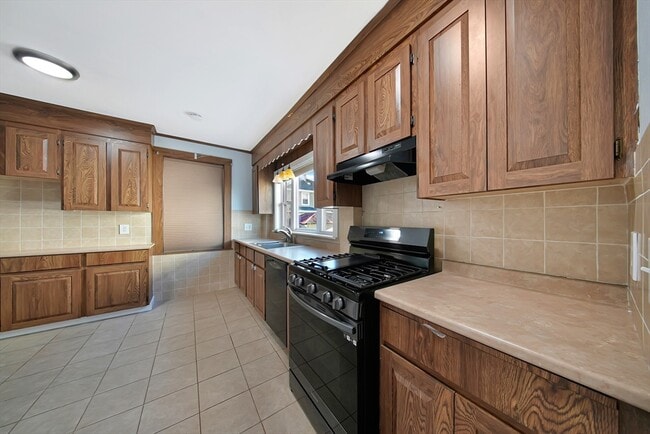 Building Photo - 85 Kemper St