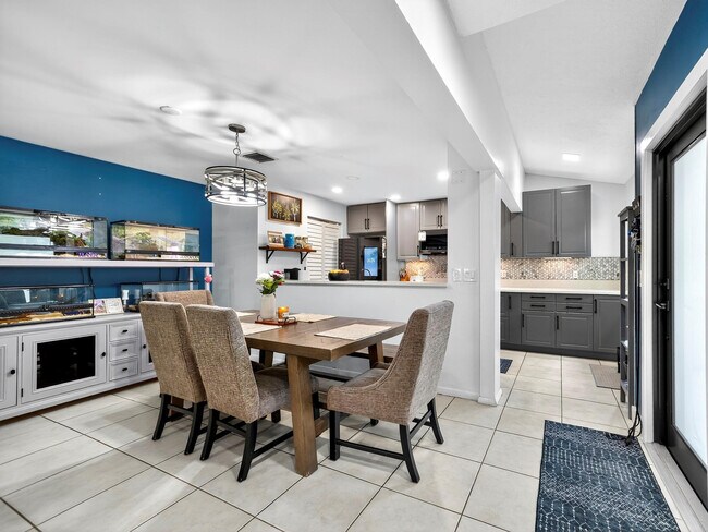 Building Photo - 8009 NW 71st Ct