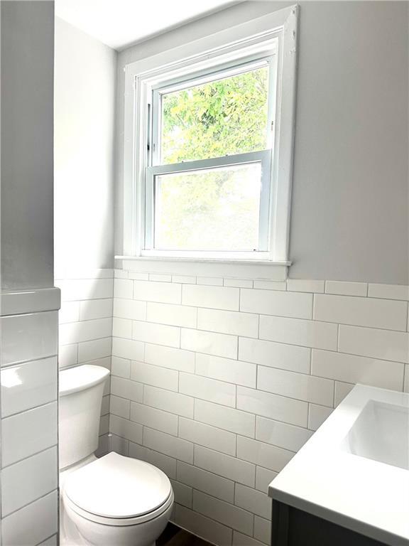 Building Photo - 804 Main St