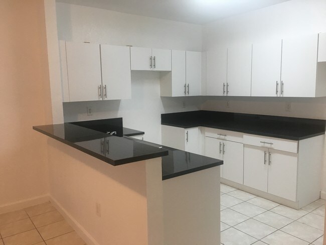 Building Photo - 1398 NE 33rd Ave