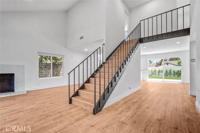 Building Photo - 4942 E Glenview Ave