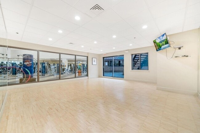 Building Photo - 20 NE 2nd St